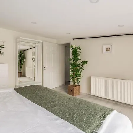 Exquisite Flat With Terrace In Nisantasi شقة