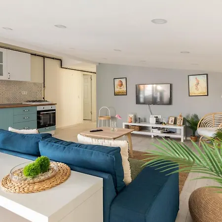 Διαμέρισμα Exquisite Flat With Terrace In Nisantasi *